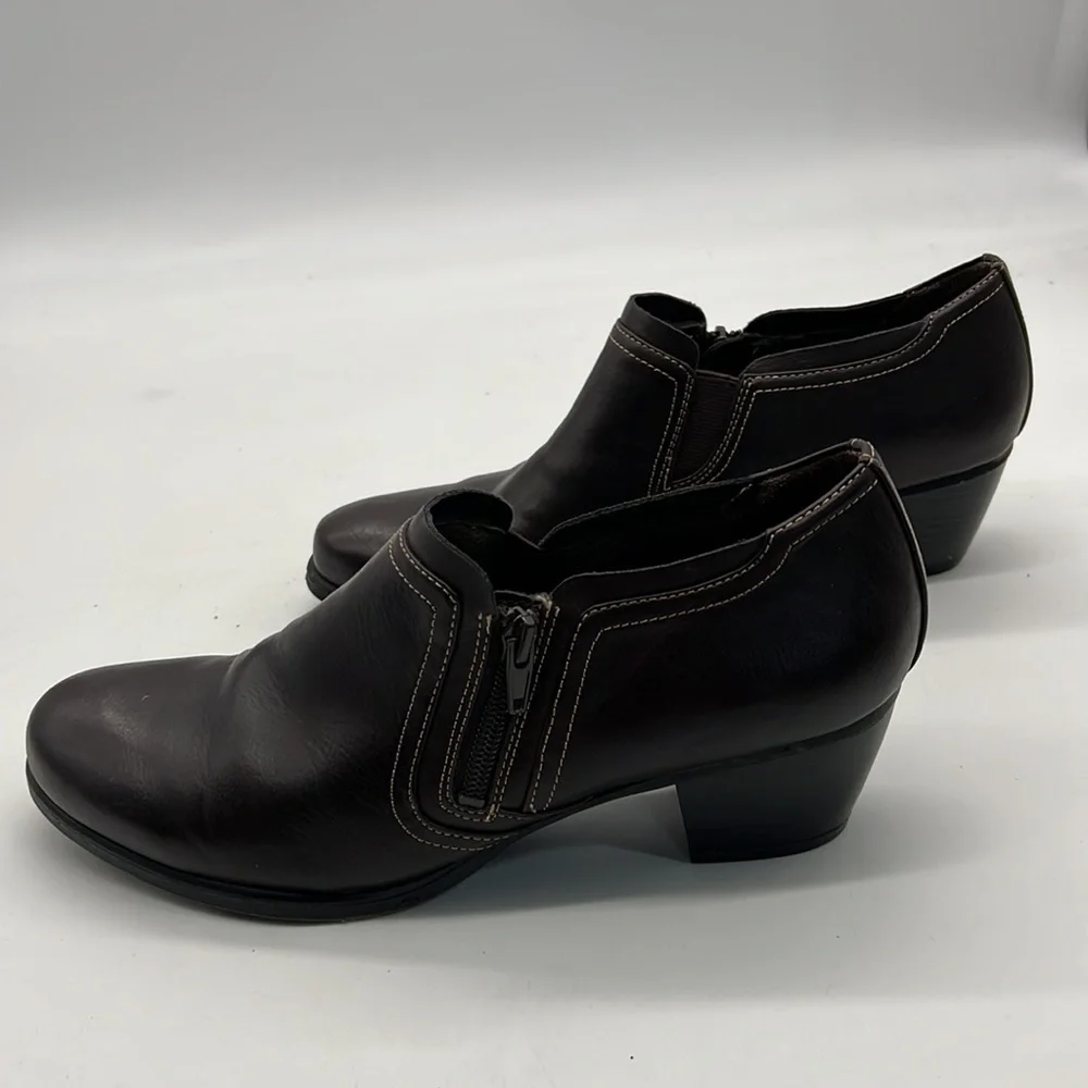 Natural Soul Brown Leather Ankle Booties size  10